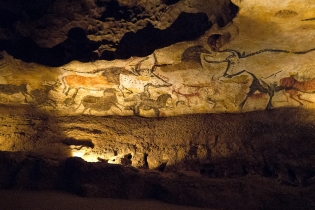 Наскальные рисунки в пещерах по реке Везер